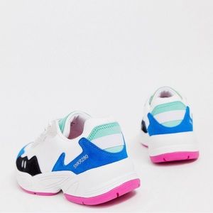 Women’s chunky sneaker